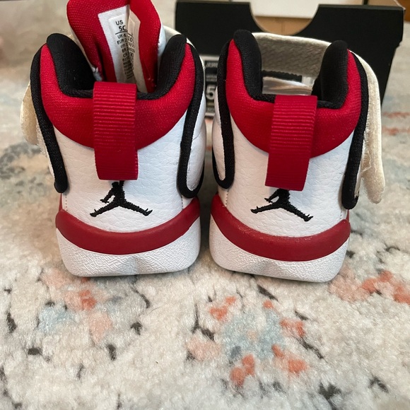 Brand new in box jordan pro strong toddler size 5 - Picture 4 of 6